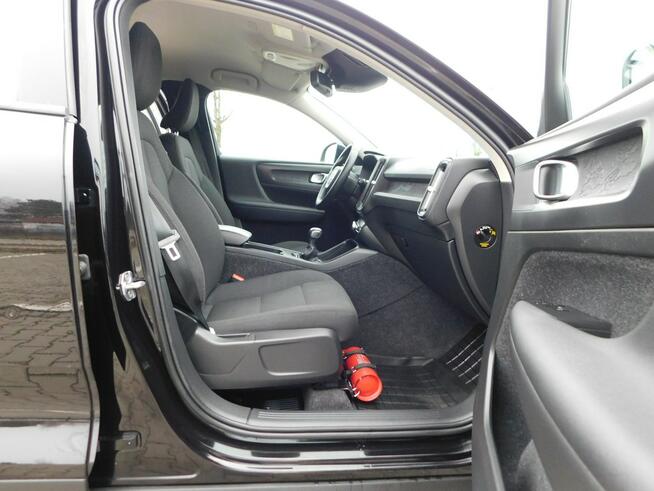 Volvo XC 40 z Gwarancją Bezwypadkowy Model 2021r Żyrardów - zdjęcie 12