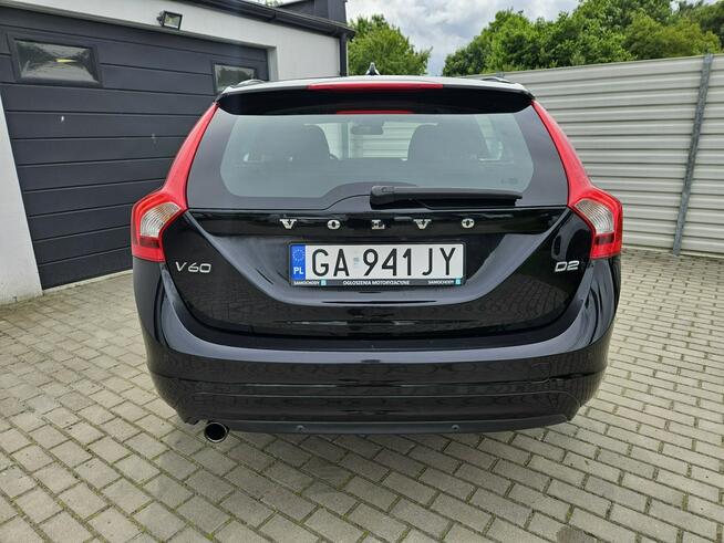 Volvo V60 D2 1.6 115KM manual BEZWYPADEK bardzo zadbany NAVI BDB stan Gdynia - zdjęcie 3