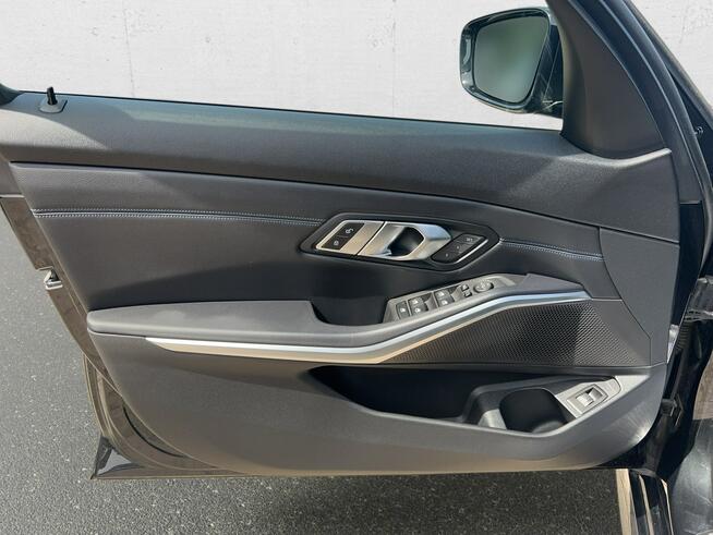 BMW 320 i M Sport sport-aut  ! Z Polskiego Salonu ! Faktura Vat ! Warszawa - zdjęcie 10