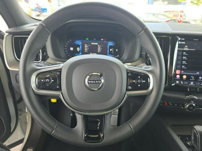 Volvo XC 60 AWD / R-Design / niski przebieg Warszawa - zdjęcie 9