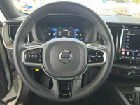Volvo XC 60 AWD / R-Design / niski przebieg Warszawa - zdjęcie 9