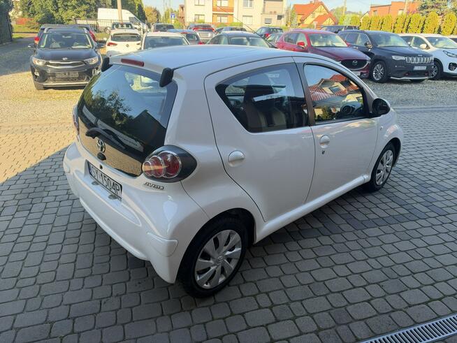 Toyota Aygo 1,0 68KM  Klimatyzacja  Bluetooth Orzech - zdjęcie 6