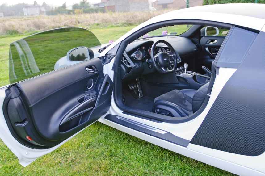 sprzedam  audi r8 stan bdb  serdecznie zapraszamy Katowice - zdjęcie 6