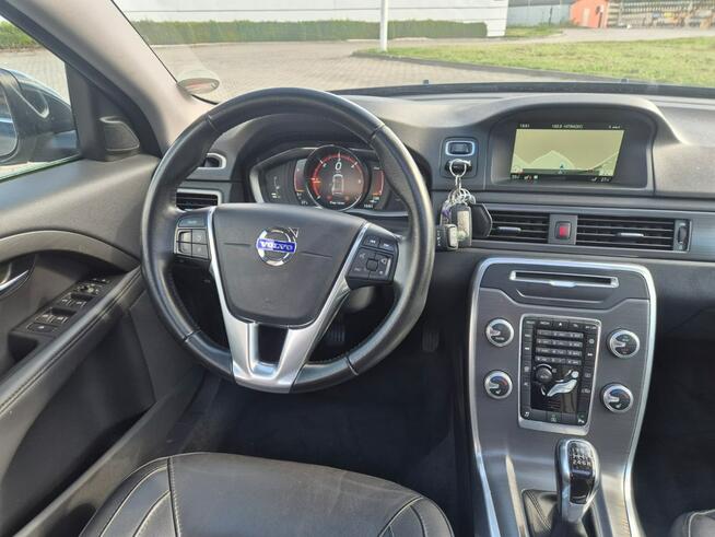 Volvo V70 D3 - SUMMUM - BEZWYPADKOWY - SERWIS NA PONAD 40 TYS - TOP! Łaziska Górne - zdjęcie 10