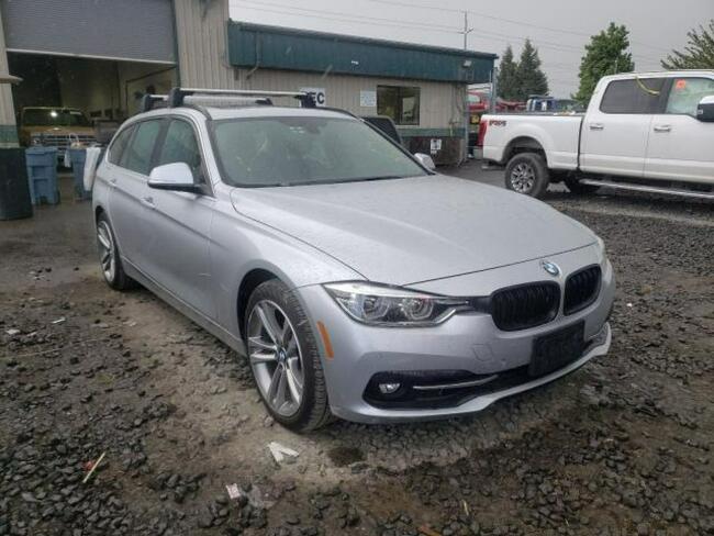 BMW 330 2017, 2.0L, 4x4, porysowany lakier Warszawa - zdjęcie 2