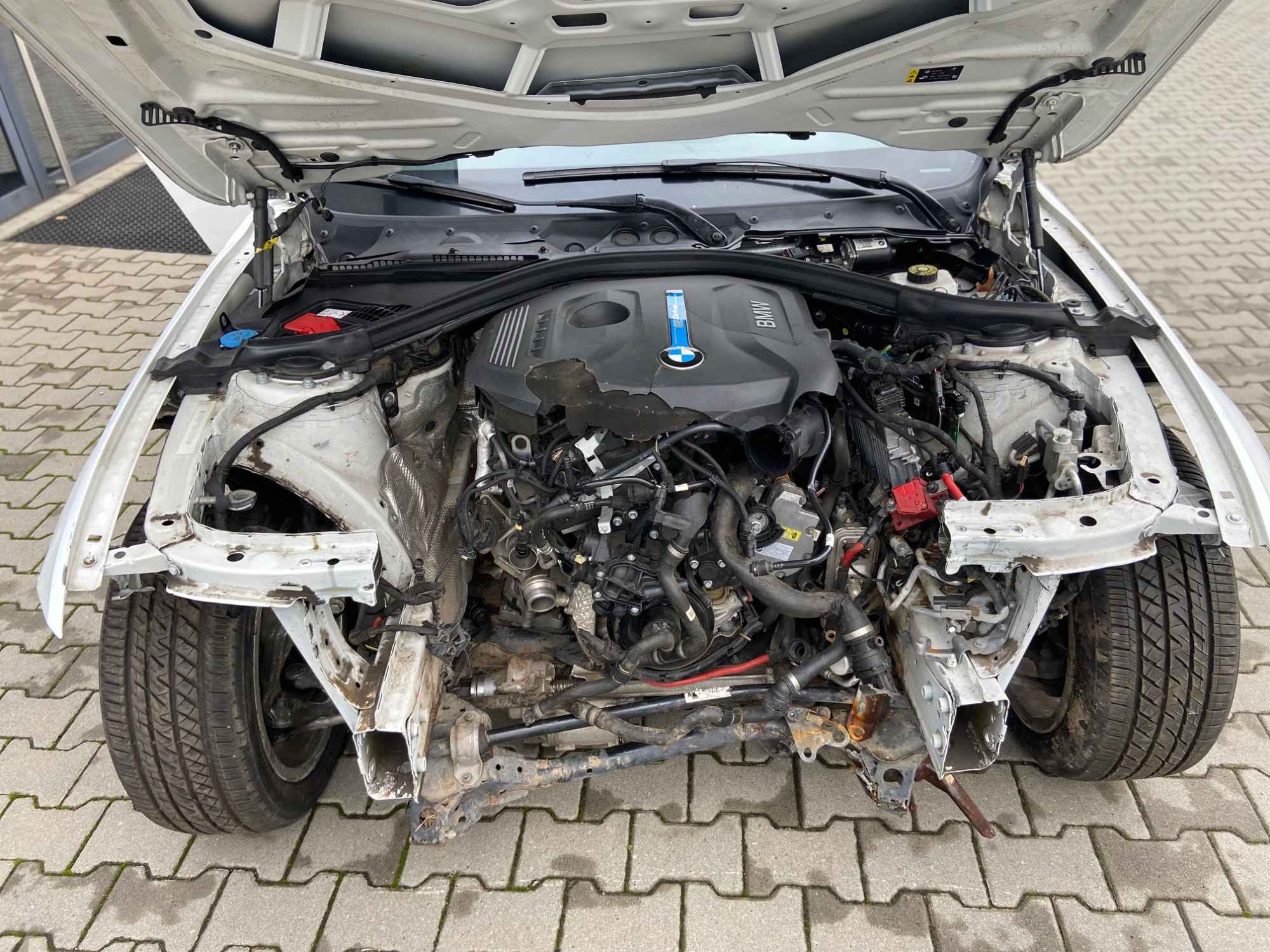 BMW Seria 3 330e M Sport Częstochowa - zdjęcie 6