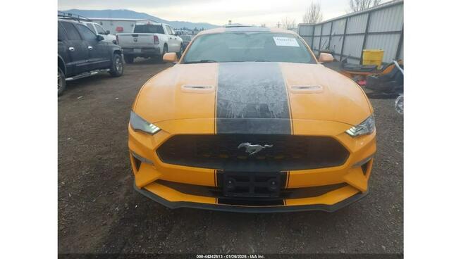 Ford Mustang / automat / niski przebieg / Tarnów - zdjęcie 3