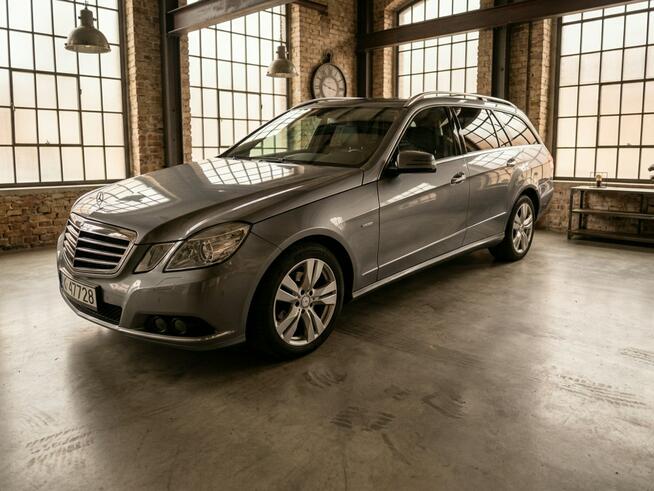 Mercedes E 220 LED Szyberdach Skóry stan bdb Kraków - zdjęcie 3