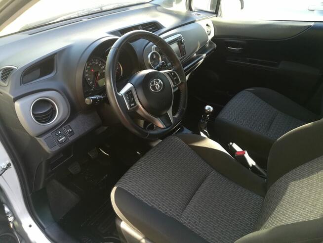 Toyota Yaris III 2013 1.3 Benzyna Niski przebieg Klima Hak Drezdenko - zdjęcie 10