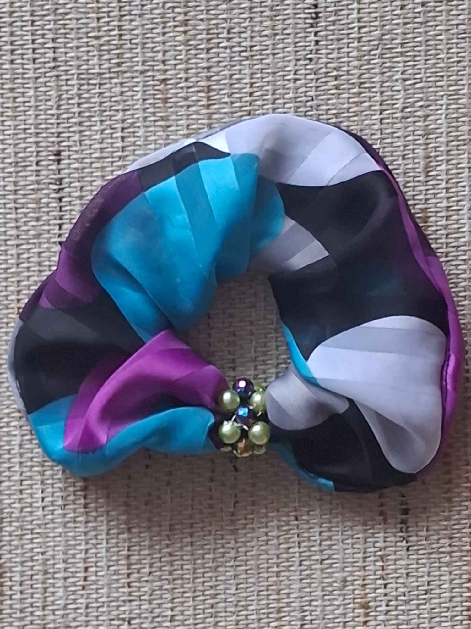 piękne gumki do włosów z materiałów Brzeg - zdjęcie 10