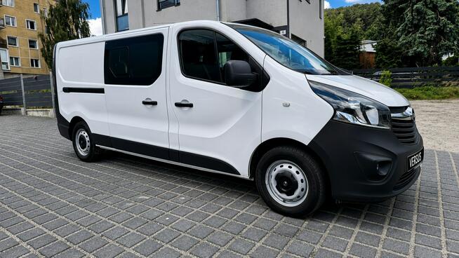 Opel Vivaro 1.6 CDTi 125KM! 5-osobowy przeszklony, niski przebieg Gdynia - zdjęcie 3