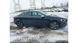 Volvo S60 / 4x4 / Niski przebieg / Tarnów - zdjęcie 4