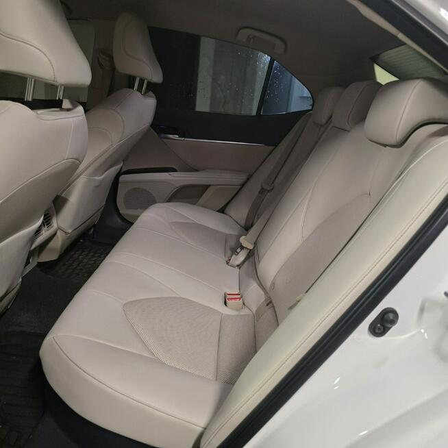 Camry 2,5 Hybrid EXECUTIVE 33tys km przebiegu JAK NOWE Szczecinek - zdjęcie 11