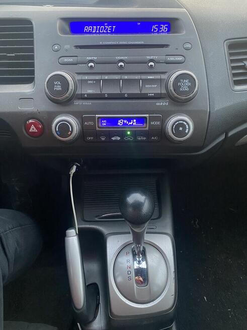 Honda Civic VIII Sedan 1.8Benz Automat Krajowy Sosnowiec - zdjęcie 4