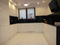 KORINA. Meble na wymiar, zabudowy.