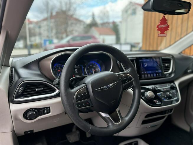 Chrysler Pacifica FV 23% / Zadbany Poznań - zdjęcie 6
