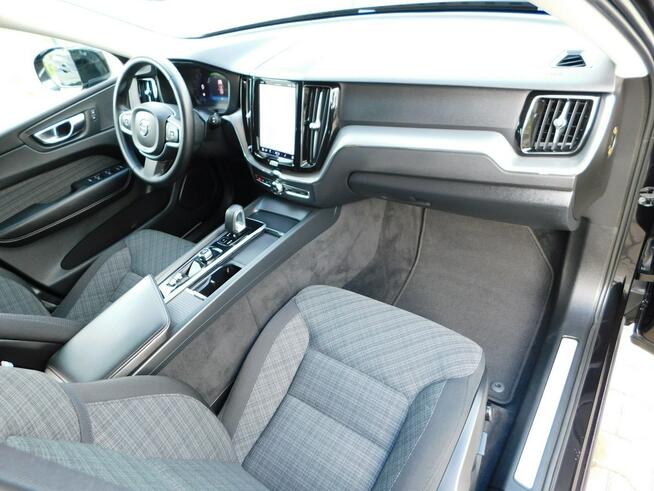 Volvo XC 60 z Gwarancją Bezwypadkowy Model 2023r Żyrardów - zdjęcie 8