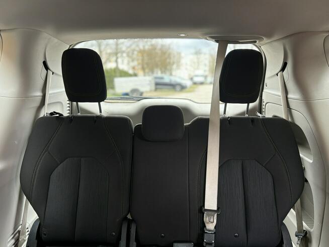 Chrysler Pacifica FV 23% / Zadbany Poznań - zdjęcie 12
