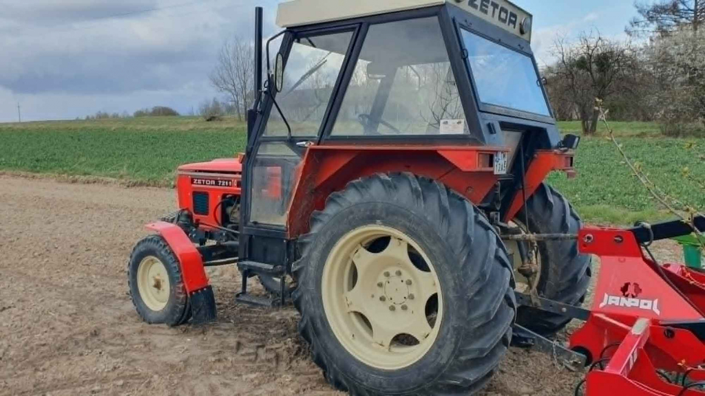 Ciągnik Zetor 7011 wąskie koła do negocjacji Tomaszów Lubelski - zdjęcie 3
