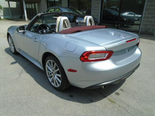 Fiat 124 Spider 1.4 140 km Lusso Red Top Edition Katowice - zdjęcie 3