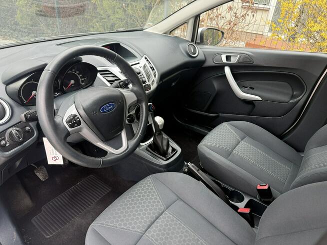 Ford Fiesta jak nowa !!! Niski oryginalny przebieg !!! Poznań - zdjęcie 6
