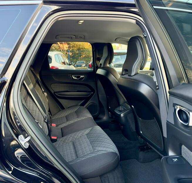 Volvo XC 60 B4,Plus Dark,4x4,AWD,Gwarancja Kamienna Góra - zdjęcie 12