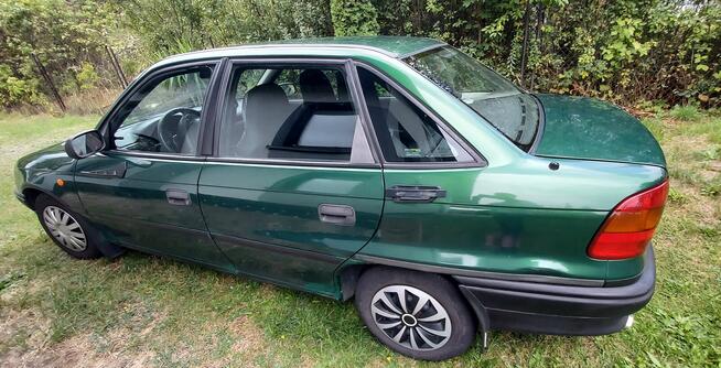 Opel Astra 2001r Jaworzno - zdjęcie 2