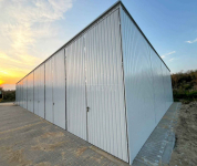 Hala blaszana 24x8m - 8x brama dwuskrzydłowa - biały -  dach TS1180 Kraśnik - zdjęcie 3