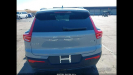 Volvo XC 40 Bogata wersja wyposażenia / AWD / B5 / niski przebieg Tarnów - zdjęcie 8