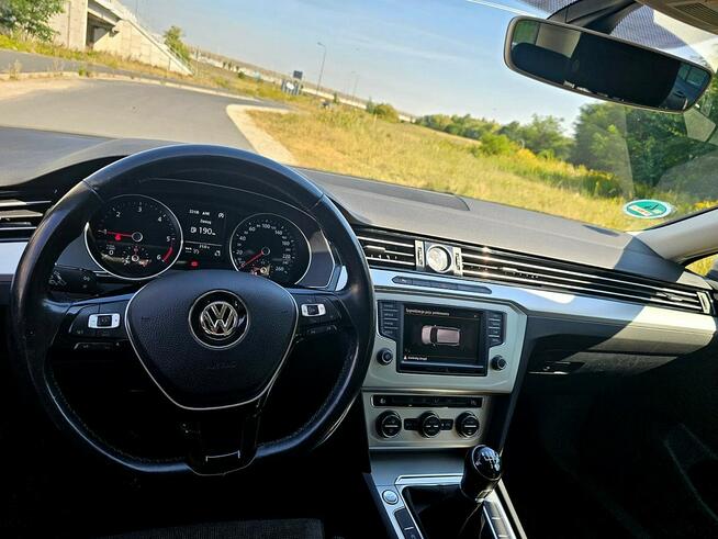 VW Passat B8 2.0TDI 150KM Kombi Sprowadzony Opłacony B.Ładny Wrocław - zdjęcie 6