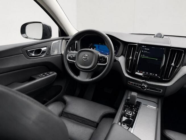 Volvo XC 60 FV23%/B5 AWD/Bowers/FourC/Kam360/Panorama/Hak/ACC/BLIS/ASO Pozowice - zdjęcie 12