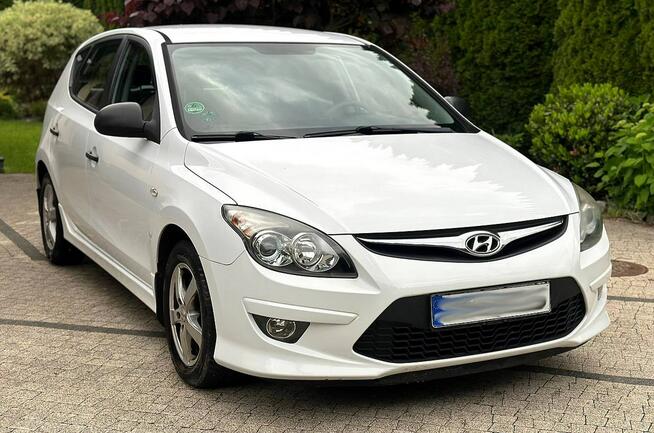 Hyundai I30 1.4i 110KM Klimatyzacja Niski Przebieg Biały Opłacony Wrocław - zdjęcie 2