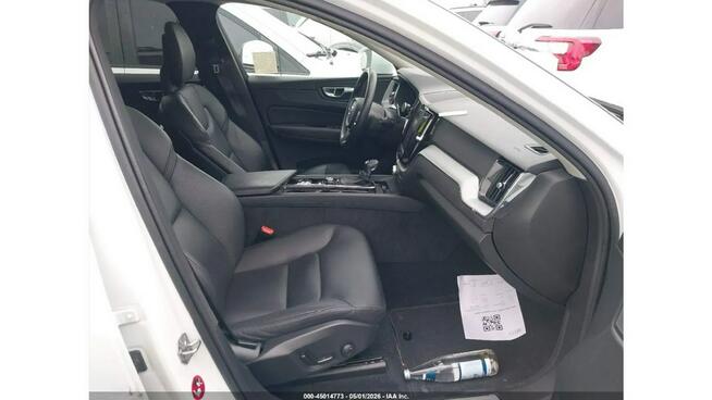 Volvo XC 60 AWD / T6 MOMENTUM / niski przebieg Warszawa - zdjęcie 8