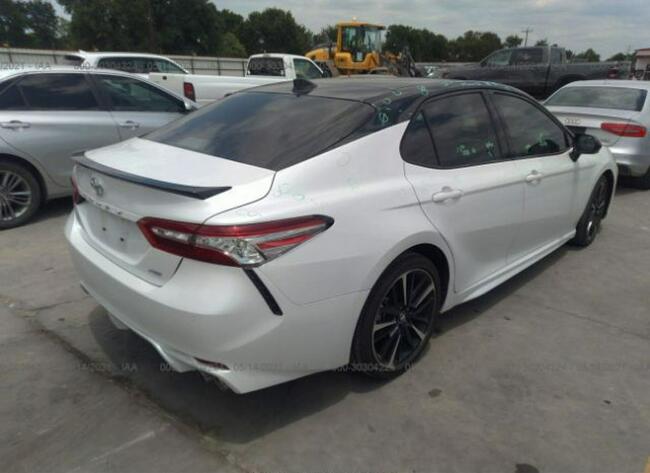 Toyota Camry 2019, 2.5L, po gradobiciu Warszawa - zdjęcie 4