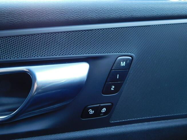 Volvo XC 60 2.0T5 z Gwarancją Bezwypadkowy Model 2021r Żyrardów - zdjęcie 9