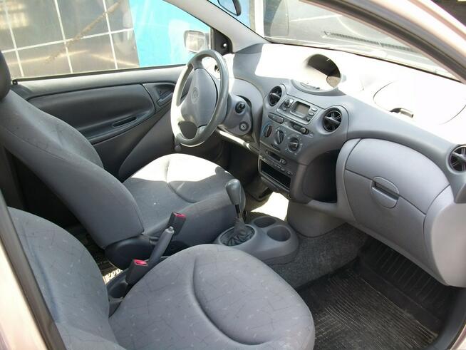 Toyota Yaris Katowice - zdjęcie 4