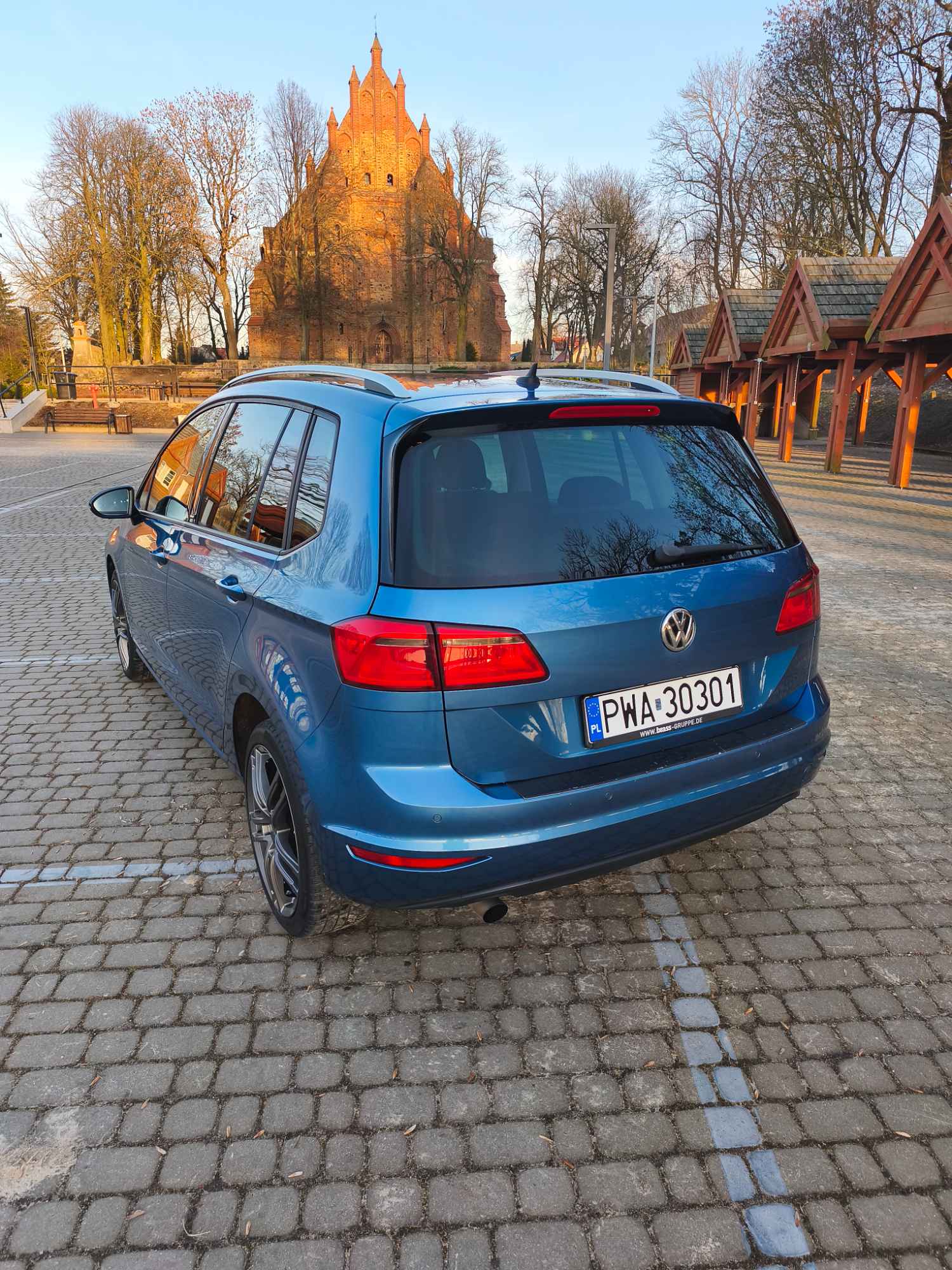 VW Golf 7 Sportsvan Wągrowiec - zdjęcie 5