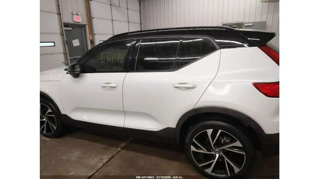 Volvo XC 40 AWD / bogata wersja / niski przebieg Warszawa - zdjęcie 5