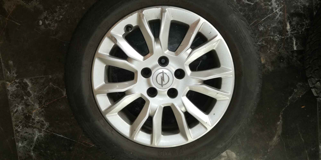 Sprzedam  felgi aluminiowe z oponami 5 X 110, 205/55 16" Opel Astra H, Krzyki - zdjęcie 2