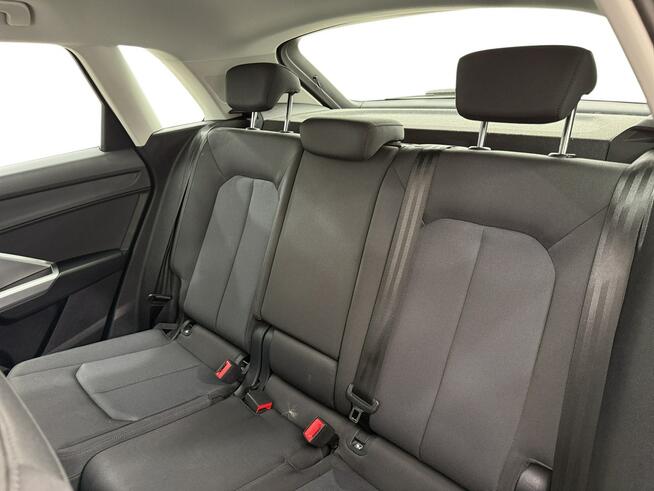Audi Q3 35 TDI mHEV S tronic Kombi Warszawa - zdjęcie 12