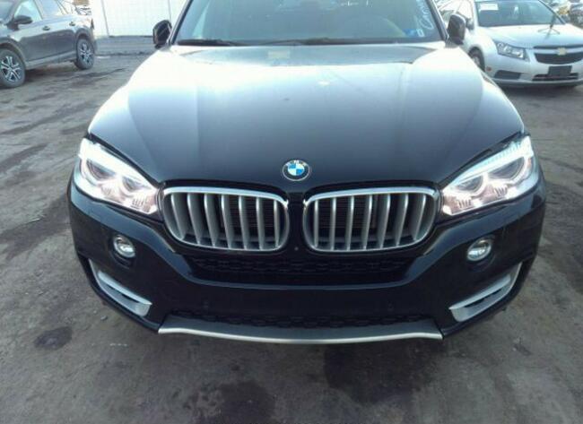 BMW X5 2017, 3.0L, 4x4, porysowany lakier Warszawa - zdjęcie 5