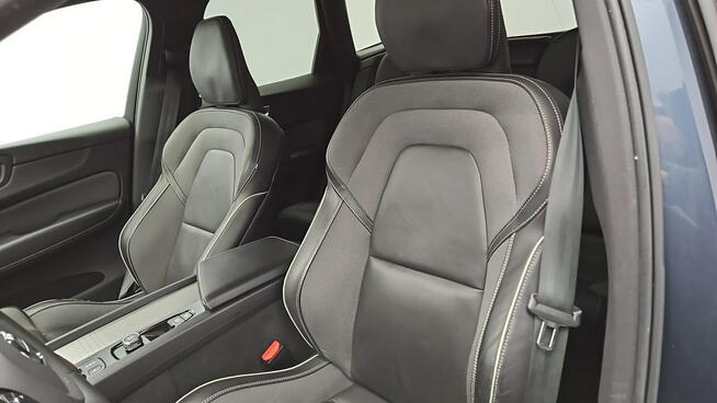 Volvo XC 60 AWD Plus Dark aut ! Z Polskiego Salonu ! Faktura VAT ! Warszawa - zdjęcie 11