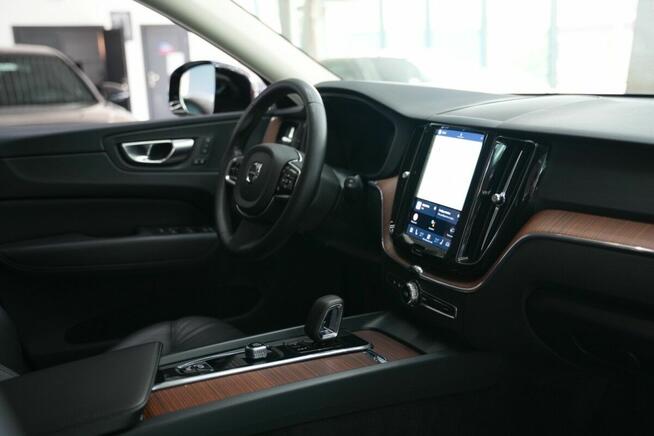 Volvo Xc 60 II 2.0 B5 AWD Plus Dark Theme Bezwypadkowy Węgierska Górka - zdjęcie 7