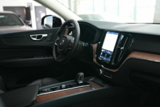 Volvo Xc 60 II 2.0 B5 AWD Plus Dark Theme Bezwypadkowy Węgierska Górka - zdjęcie 7