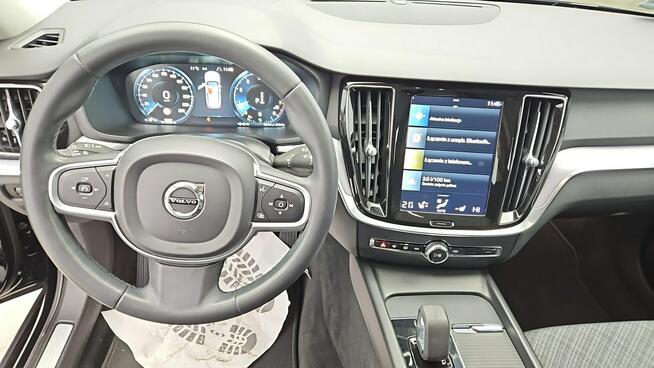 Volvo V60 2.0 B3 B Momentum Pro ! Z Polskiego Salonu ! Faktura VAT ! Warszawa - zdjęcie 9