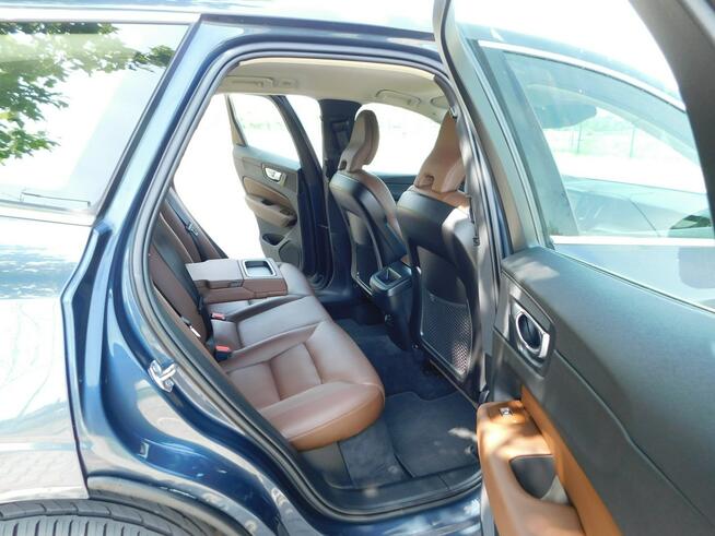 Volvo XC 60 z Gwarancją Skóra  Model 2020r Żyrardów - zdjęcie 10