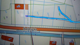 działka  8 arów   z  budynkiem   Pieszyce  świdnicka 68