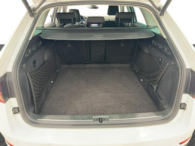 Skoda Superb 2.0 TDI SCR Style DSG Kombi Warszawa - zdjęcie 11