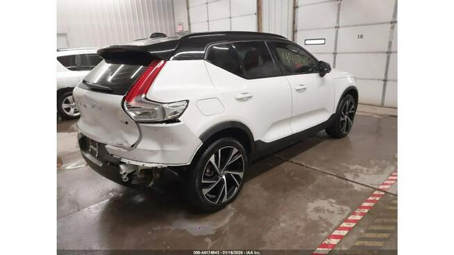 Volvo XC 40 AWD / bogata wersja / niski przebieg Warszawa - zdjęcie 6