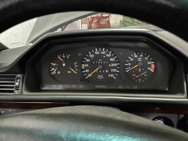 Mercedes Benz E 200 rok 1994. Zabrze - zdjęcie 9